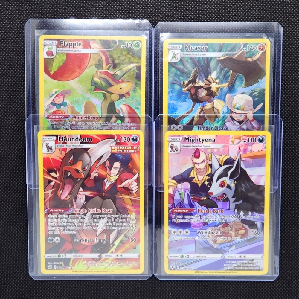 4 Trainer Gallery cards Mightyena,  Houndoom, Kleavor, Flapple